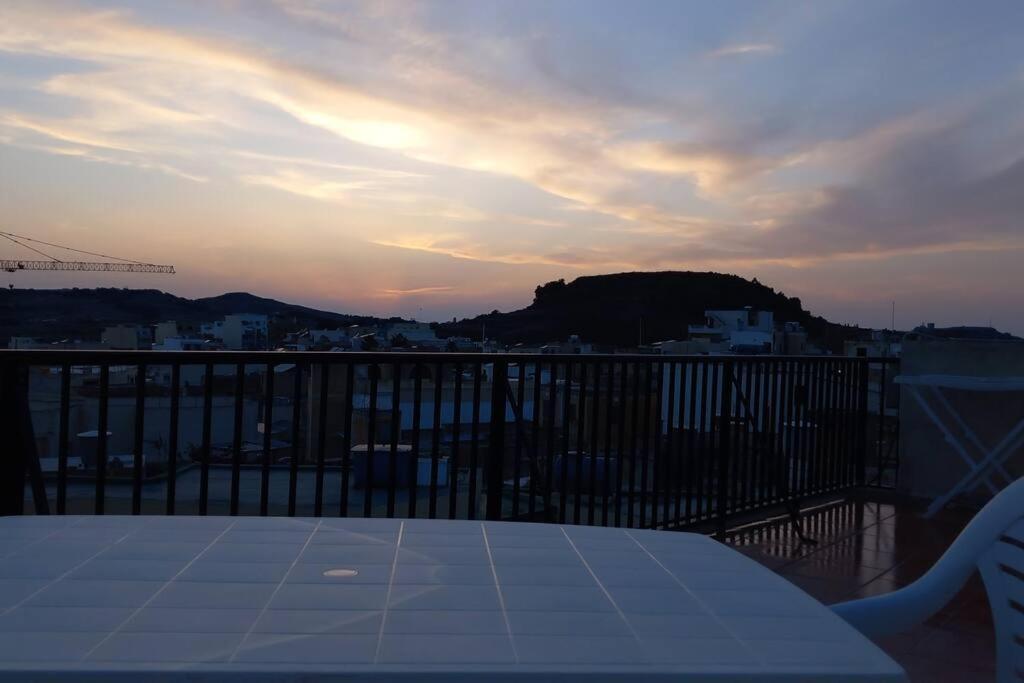 Sunset Suite Victoria Exterior foto