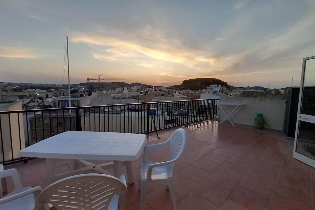 Sunset Suite Victoria Exterior foto
